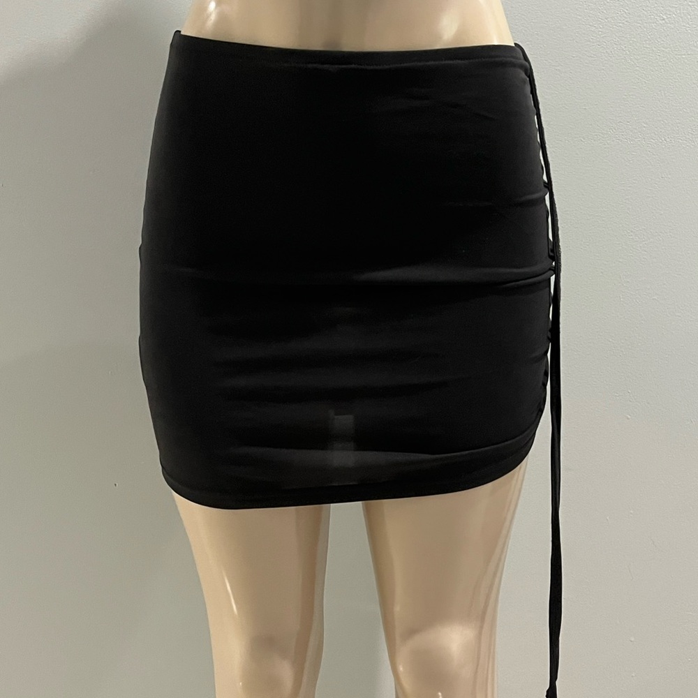 Edikted Black Ruched Mini Skirt